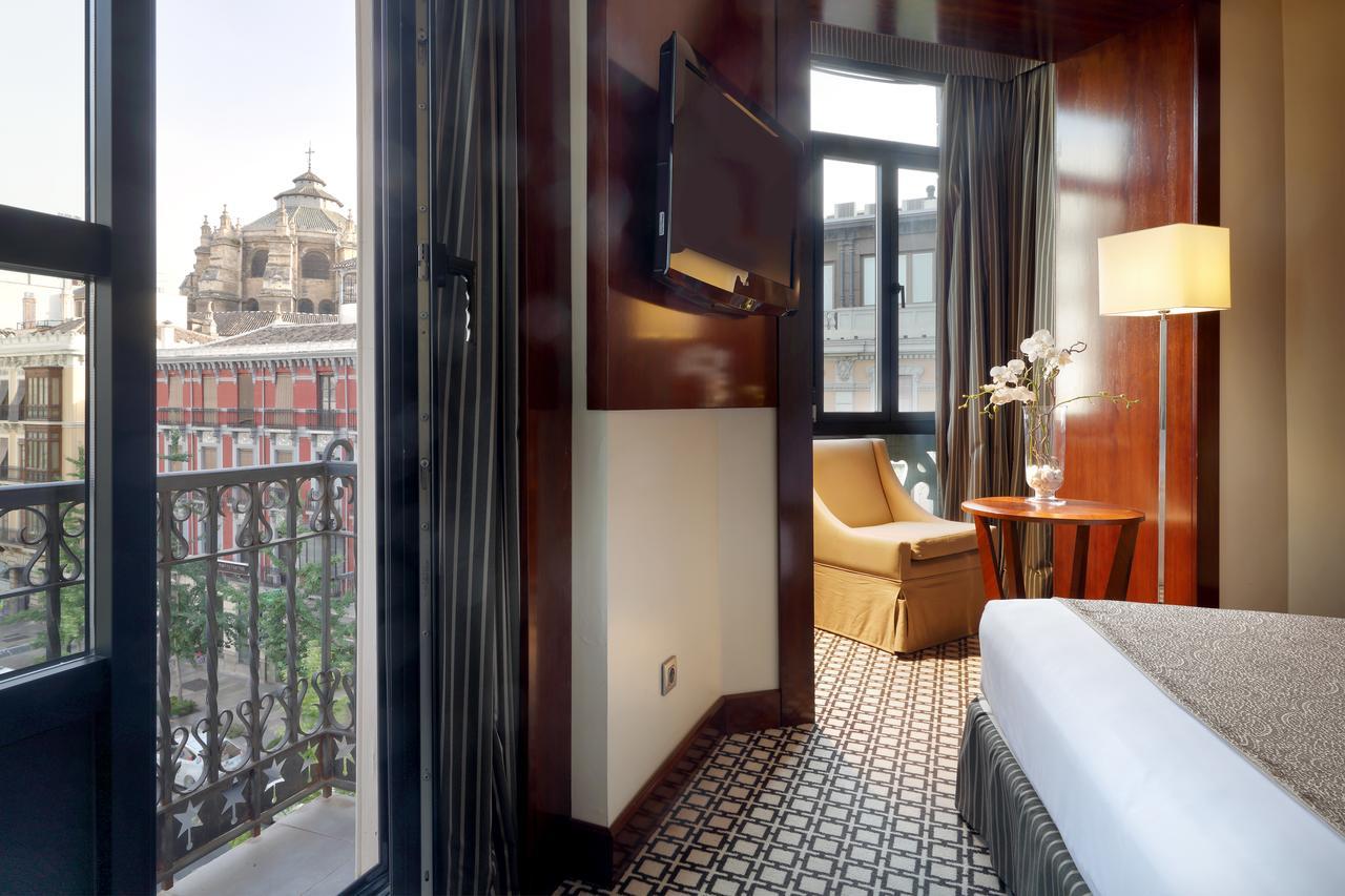 Eurostars Gran Via Ξενοδοχείο Γρανάδα Εξωτερικό φωτογραφία A room at the hotel